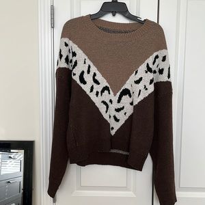 Warm animal print sweater size M lightly worn!